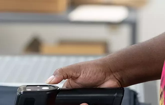 Fabrics tested in our labs receive a garment letter showing they have met LYCRA®, COOLMAX® or THERMOLITE® brand performance standards. 